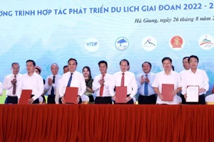 Đại diện 6 tỉnh Việt Bắc ký kết chương trình hợp tác phát triển du lịch giai đoạn 2022 - 2027