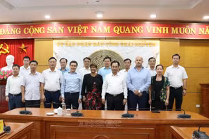 UBND tỉnh Thái Nguyên làm việc với Kênh truyền thông Bloomberg khu vực Châu Á Thái Bình Dương (Ảnh: Thainguyen.gov.vn)