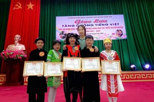 Không chỉ cố gắng về công tác chuyên môn, cô Vân còn năng nổ nhiệt tình trong các hoạt động phong trào.