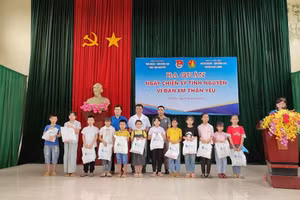 Tuổi trẻ Thái Nguyên ra quân Ngày chiến sỹ tình nguyện "Vì đàn em thân yêu".
