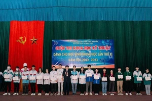 Thái Nguyên trao giải cuộc thi khoa học kỹ thuật dành cho học sinh trung học