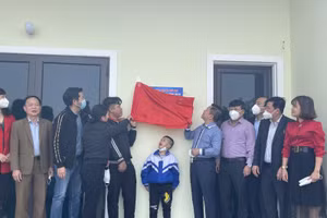 Hà Tĩnh: Cậu học trò bị lửa thiêu rụi nhà đã có nhà mới