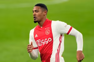 Tiền đạo Sebastian Haller của Ajax nhận được sự quan tâm đặc biệt của Bayern Munich.