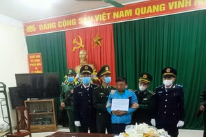 Thạo Kong Vàng Xông Xay Vư bị bắt giữ cùng hơn 21kg ma tuý. (Ảnh: BPTH)