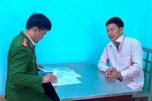 Người bẫy chuột bằng dây điện khiến 2 thanh niên tử vong bị bắt tạm giam. (Ảnh: CATH).