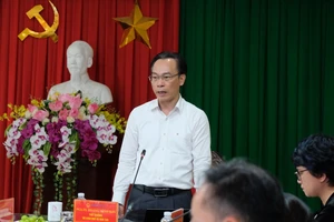 Thứ trưởng Hoàng Minh Sơn làm việc tại Trường Đại học Hồng Đức. (Ảnh: NT)