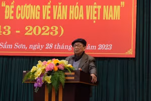 Giáo sư Trần Lâm Biền chia sẻ về di sản văn hoá, các công trình nghiên cứu về di sản văn hóa Việt Nam. (Ảnh: NT).