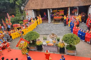 Toàn cảnh nghi lễ tấu trình chúc văn, dâng hương tại Lễ hội Đền Bà Triệu năm 2023. (Ảnh: NT).