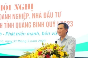 Ông Trần Thắng, Chủ tịch UBND tỉnh Quảng Bình phát biểu chỉ đạo tại hội nghị. (Ảnh: Anh Tuấn). 