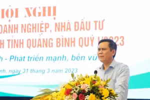 Ông Trần Thắng, Chủ tịch UBND tỉnh Quảng Bình phát biểu chỉ đạo tại hội nghị. (Ảnh: Anh Tuấn). 