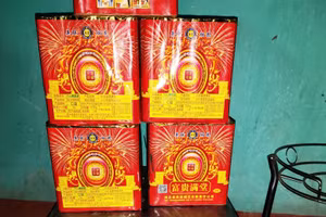 Pháo giàn do Trung Quốc sản xuất bị Công an huyện Nông Cống bắt giữ. Ảnh: Công an Thanh Hóa cung cấp.