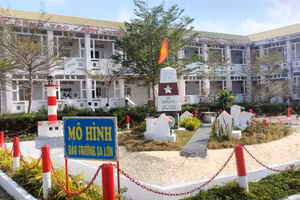 Trường tiểu học Kim Đồng, huyện Năm Căn đạt chuẩn quốc gia mức độ 1