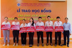 Hàng năm Trường Đại học Bình Dương có các gói học bổng hỗ trợ tân sinh viên
