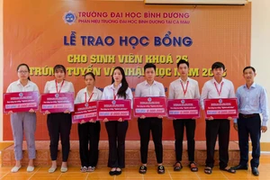 Hàng năm Trường Đại học Bình Dương có các gói học bổng hỗ trợ tân sinh viên