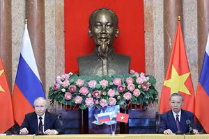 Chủ tịch nước Tô Lâm và Tổng thống Vladimir Putin gặp gỡ báo chí