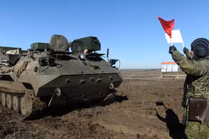 Trạm gây nhiễu tự động từ tổ hợp tác chiến điện tử Borisoglebsk-2 trong cuộc thi huấn luyện chiến trường Biên giới điện tử ở Vùng Rostov.