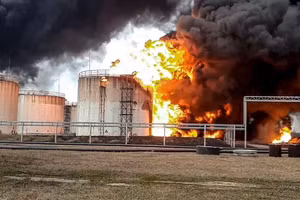 Cháy kho dầu ở ngoại ô thành phố Belgorod, miền nam nước Nga.