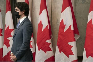 Thủ tướng Canada Justin Trudeau cho biết ông có kết quả xét nghiệm dương tính với Covid-19 và sẽ làm việc từ xa.