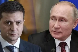 Tổng thống Ukraine Zelensky và người đồng cấp Nga Putin (phải).