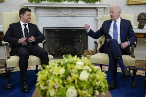 Tổng thống Mỹ Joe Biden và người đồng cấp Ukraine Vladimir Zelensky.