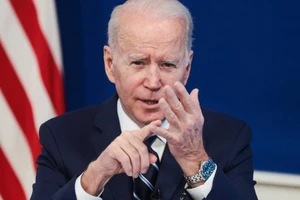 Tổng thống Joe Biden có 2 lựa chọn khi Nga tấn công Ukraine.