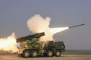 Hệ thống tên lửa phóng loạt hạng nặng Smerch.