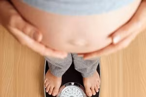 Mẹ bầu cần dung nạp lượng calo phù hợp để mang lại sức khỏe tốt nhất cho cả mẹ và bé.