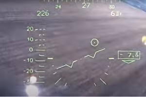 Trực thăng Nga tấn công vào các mục tiêu Ukraine.