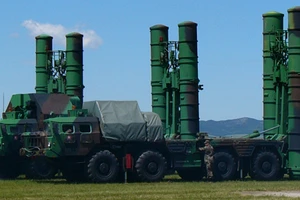 Hệ thống phòng không S-300.