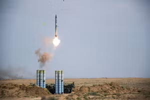 Hệ thống phòng không S-400 do Nga sản xuất.