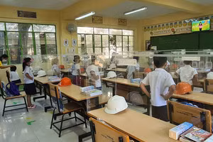 Học sinh học trực tiếp tại Trường Tiểu học Pio Del Pilar ở Manila, ngày 9 tháng 2 năm 2022.