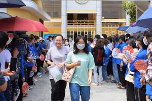 Học sinh ở TP Thanh Hóa dự kỳ thi vào lớp 10, năm học 2023-2024. (Ảnh TL)