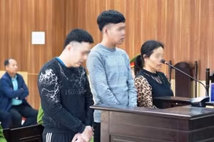 Các bị cáo tại phiên tòa. Ảnh: TP