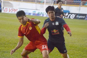 Công Phượng lập công, HAGL thắng đậm đội hạng Nhất