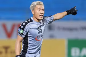 Bùi Tiến Dũng nhận nhiều lời khen sau chiến thắng trước Hải Phòng