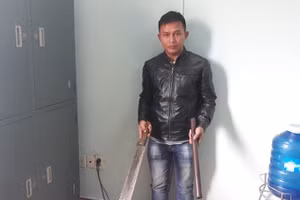 Số hung khí trong vụ việc. Ảnh: NLĐ