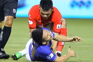 Đỗ Hùng Dũng gặp chấn thương nặng ở vòng 5 V.League