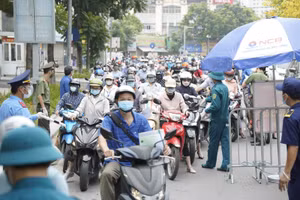 Sáng 9/8 có hiện tượng ùn ứ giao thông ở một số điểm tại Hà Nội.