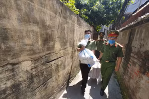 Tuổi trẻ công an Thủ đô kịp thời hỗ trợ lao động ngoại tỉnh bị mắc kẹt bởi dịch bệnh Covid-19 nhờ mạng xã hội.