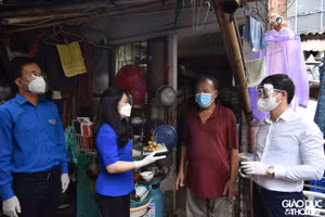 “Triệu bữa cơm – Tấm lòng doanh nghiệp trẻ Hà Nội” là chương trình do Hội Doanh nghiệp trẻ Hà Nội phối hợp với Thành đoàn – Hội Liên hiệp Thanh niên TP Hà Nội triển khai từ ngày 23/8 đến 6/9.