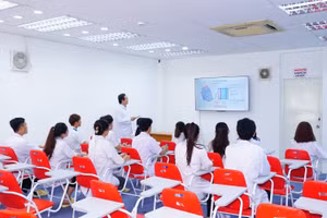 Sinh viên Trường Cao đẳng Đại Việt Sài Gòn học tập trong phòng ốc hiện đại, khang trang. 