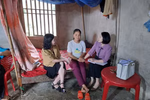 Huyện miền núi nỗ lực xoá mù chữ góp phần xoá đói giảm nghèo.