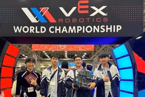 Học sinh Cao Bằng tranh tài tại giải Vô địch thế giới Robot VEX.