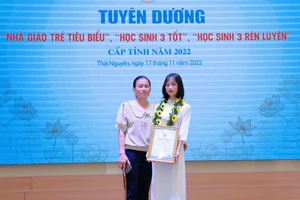 Nữ sinh học giỏi cháy hết mình với công tác đoàn, hội.