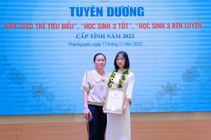 Nữ sinh học giỏi cháy hết mình với công tác đoàn, hội.