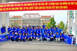 Toàn tỉnh Thái Nguyên đã thành lập 37 đội hình "Tiếp sức mùa thi" tham gia các hoạt động hỗ trợ các thí sinh tại 31 điểm thi trên địa bàn.