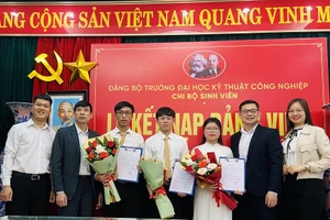 Xây dựng đội ngũ kế thừa vững chắc thông qua phát triển đảng viên trẻ.