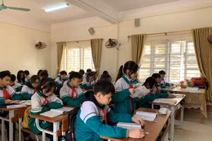 Tuyển sinh lớp 10 công lập chưa bao giờ hết 'nóng'.