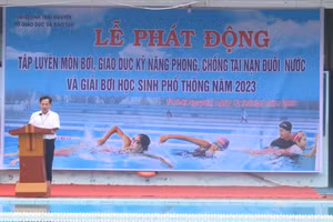 Ông Nguyễn Đức Thịnh, Phó Giám đốc Sở Giáo dục và Đào tạo, Trưởng ban tổ chức phát biểu tại buổi lễ.