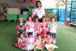 Nỗ lực đưa trẻ dân tộc thiểu số đến trường.